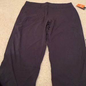 Lucy Black walkabout Capri Size extra small